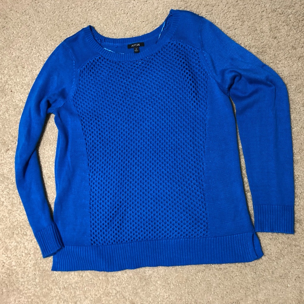 Pullover sweater